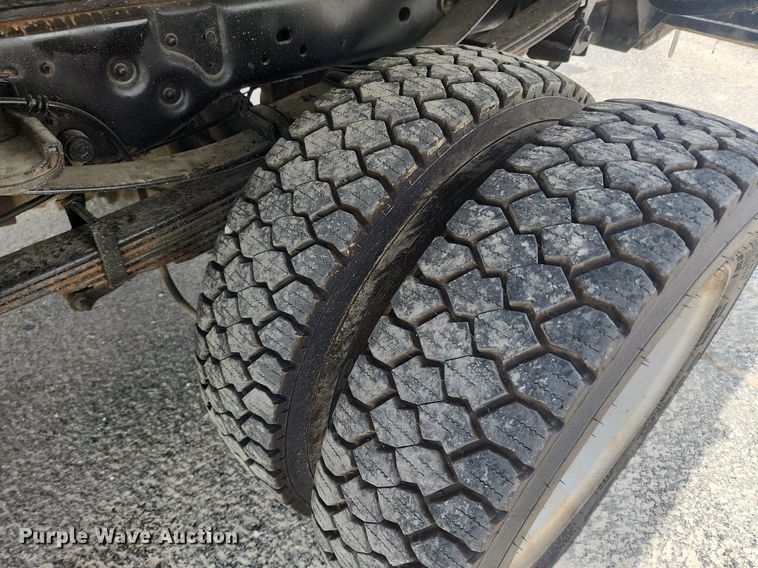 image for item MW9728 2012 Ford F550 Super Duty XL  Crew Cab utility / service truck