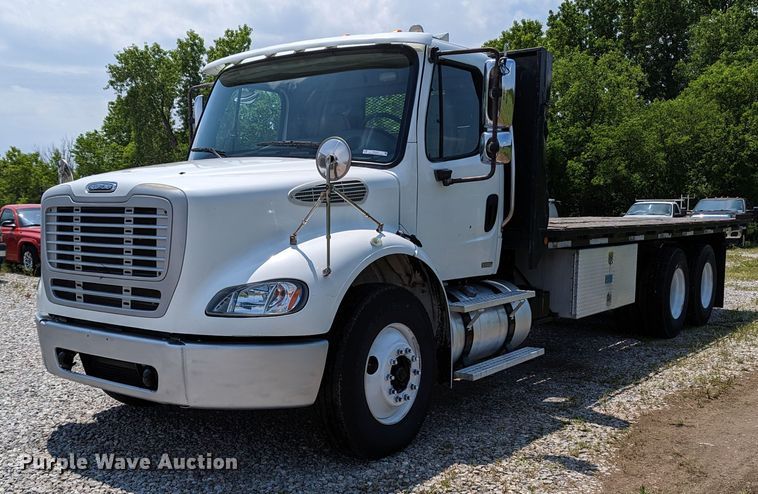 image for item MX9307 2007 Freightliner Business Class M2  flatbed truck