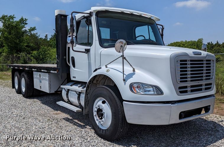 image for item MX9307 2007 Freightliner Business Class M2  flatbed truck