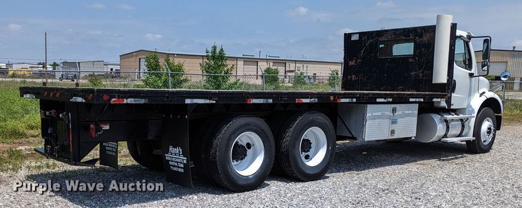 image for item MX9307 2007 Freightliner Business Class M2  flatbed truck