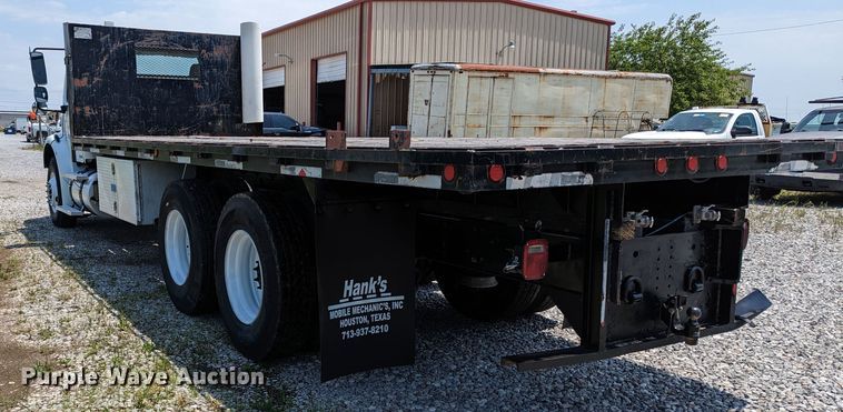 image for item MX9307 2007 Freightliner Business Class M2  flatbed truck