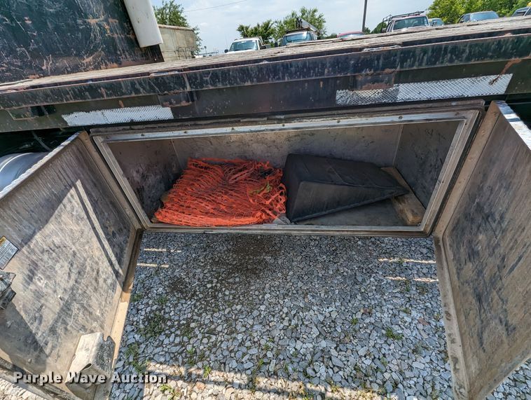 image for item MX9307 2007 Freightliner Business Class M2  flatbed truck