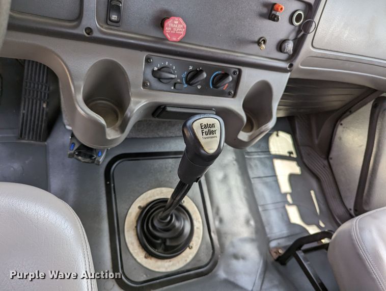 image for item MX9307 2007 Freightliner Business Class M2  flatbed truck