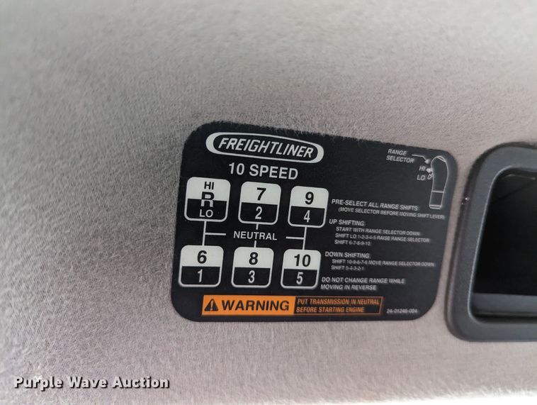 image for item MX9307 2007 Freightliner Business Class M2  flatbed truck