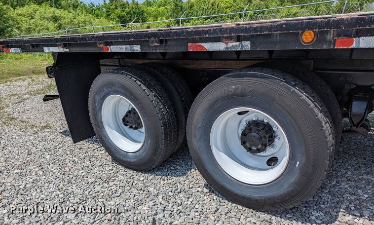 image for item MX9307 2007 Freightliner Business Class M2  flatbed truck