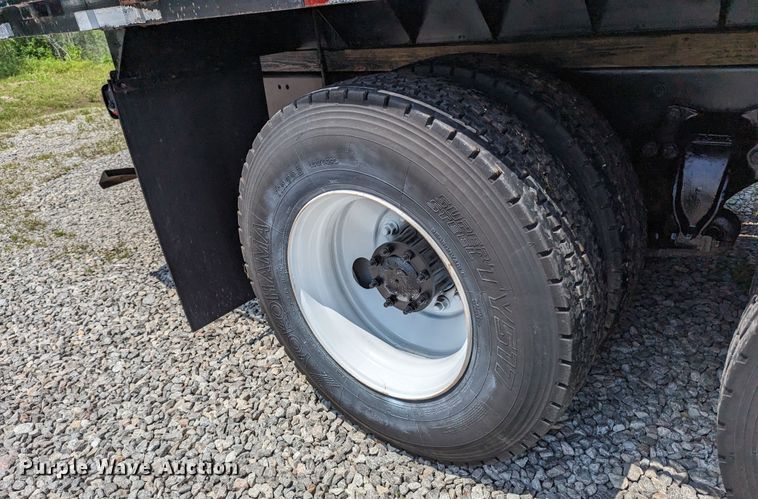 image for item MX9307 2007 Freightliner Business Class M2  flatbed truck