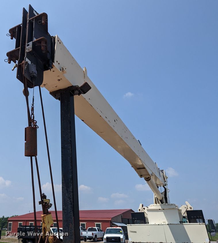 image for item MX9309 2008 Ford F750 Super Duty  crane truck