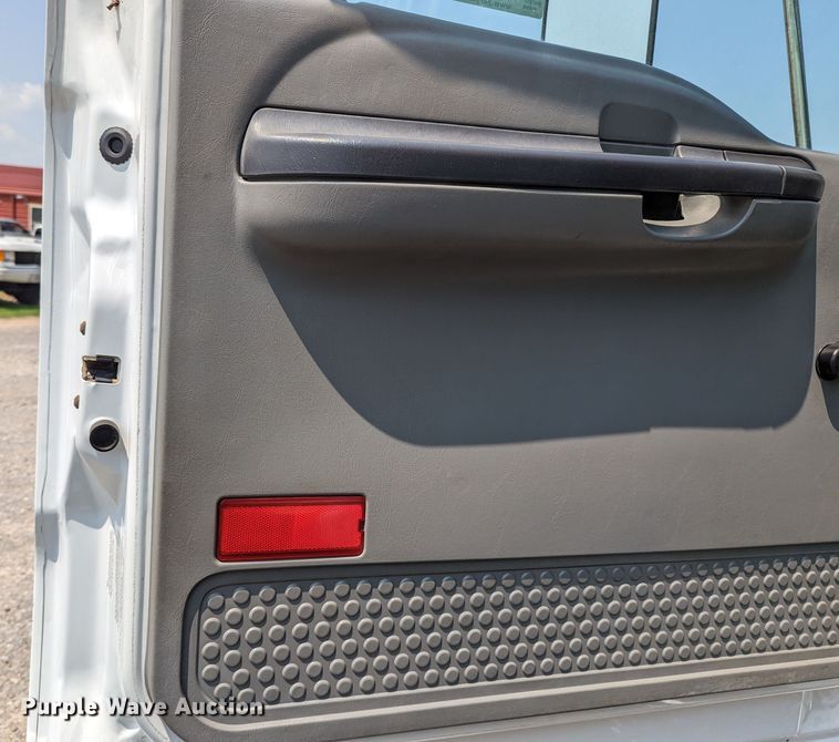 image for item MX9309 2008 Ford F750 Super Duty  crane truck