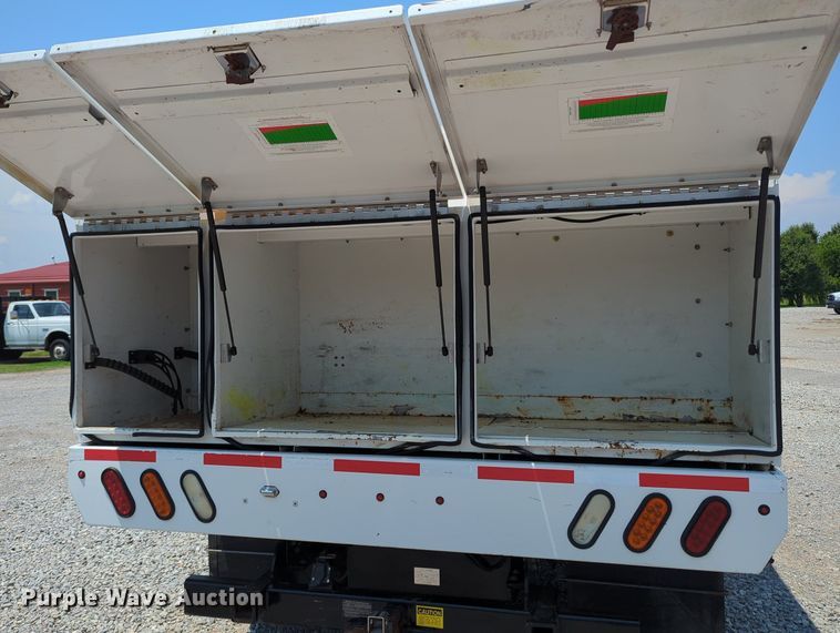 image for item MX9323 2016 Isuzu NPR HD  landscaping truck