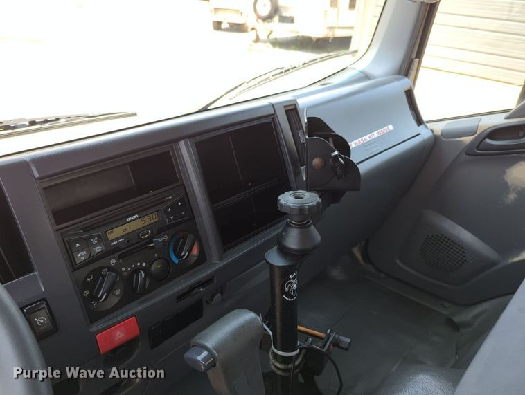 image for item MX9323 2016 Isuzu NPR HD  landscaping truck