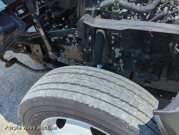 image for item MX9323 2016 Isuzu NPR HD  landscaping truck