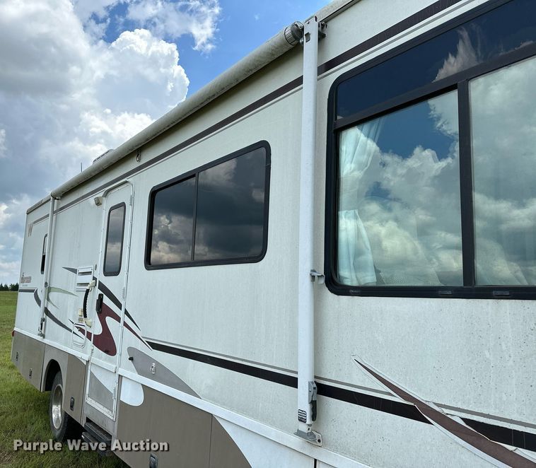 image for item OG9053 2006 Winnebago Sightseer WFD29R  RV