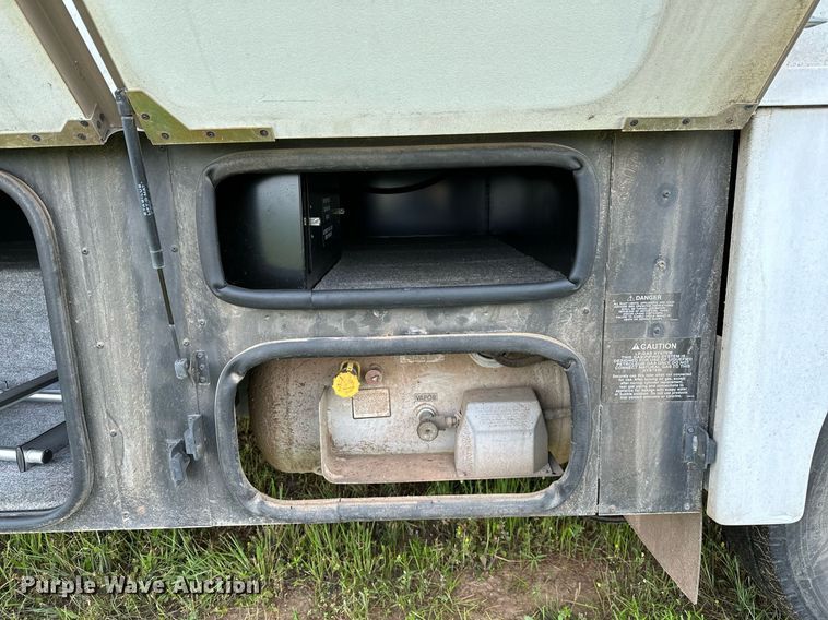 image for item OG9053 2006 Winnebago Sightseer WFD29R  RV