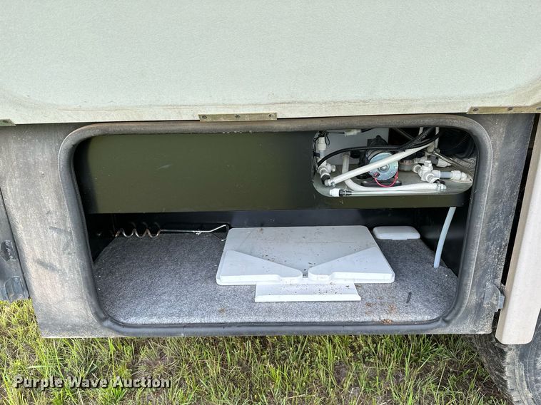 image for item OG9053 2006 Winnebago Sightseer WFD29R  RV