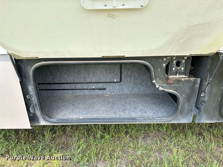 image for item OG9053 2006 Winnebago Sightseer WFD29R  RV