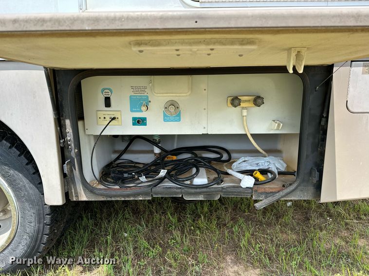 image for item OG9053 2006 Winnebago Sightseer WFD29R  RV