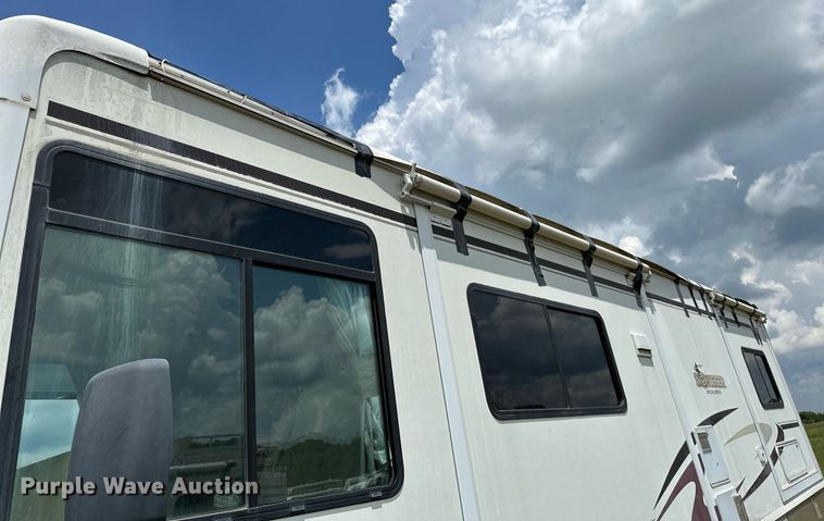 image for item OG9053 2006 Winnebago Sightseer WFD29R  RV