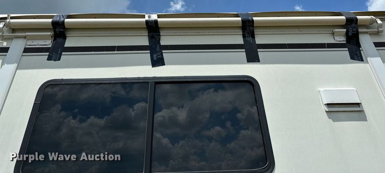 image for item OG9053 2006 Winnebago Sightseer WFD29R  RV