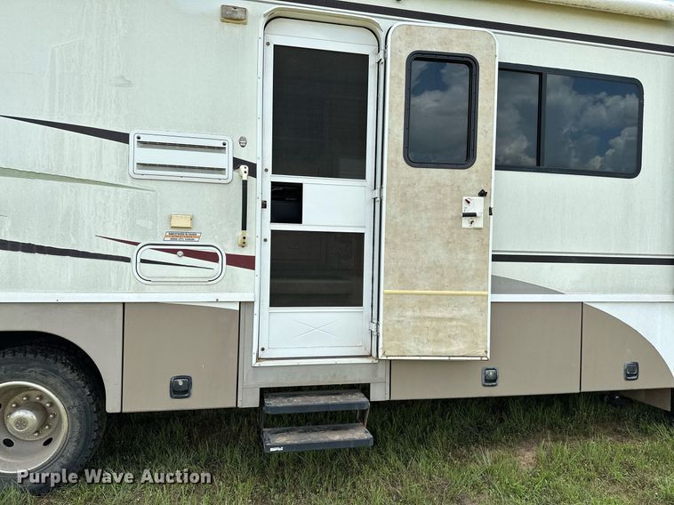 image for item OG9053 2006 Winnebago Sightseer WFD29R  RV