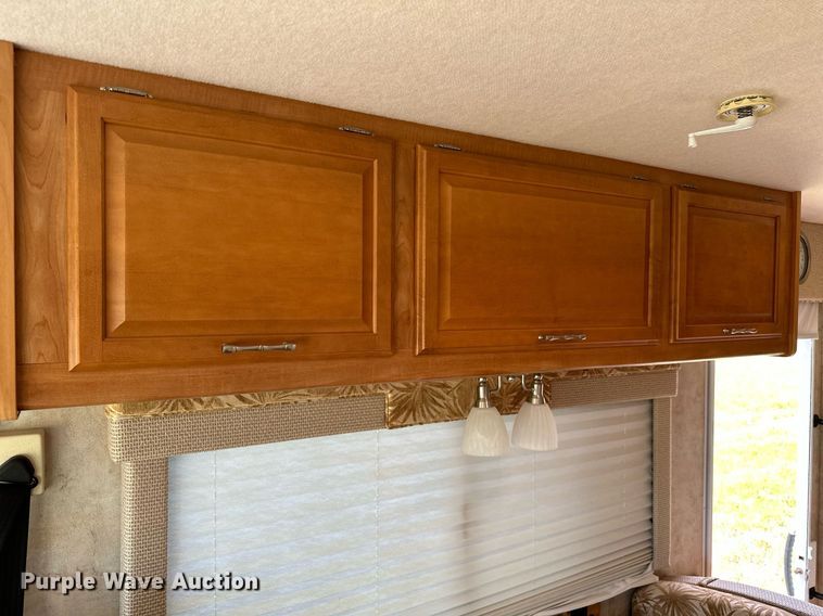 image for item OG9053 2006 Winnebago Sightseer WFD29R  RV