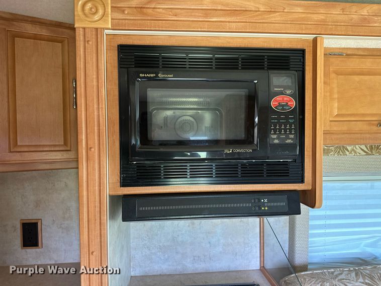 image for item OG9053 2006 Winnebago Sightseer WFD29R  RV