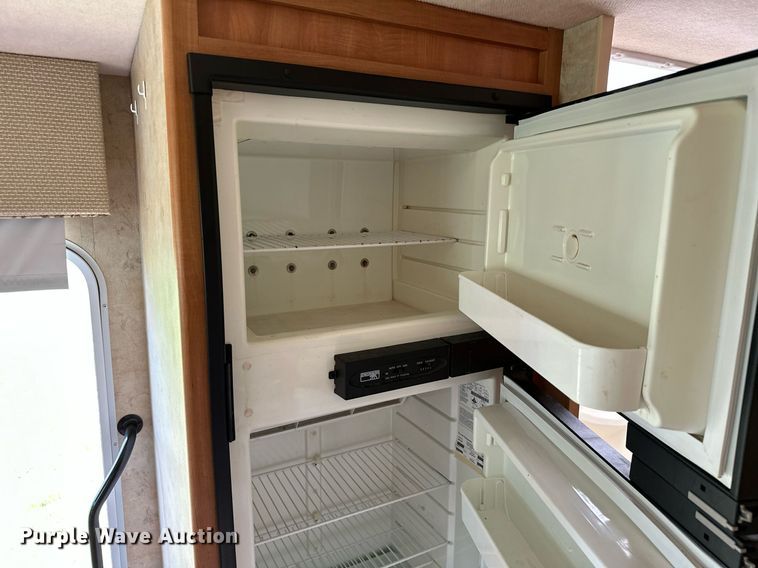 image for item OG9053 2006 Winnebago Sightseer WFD29R  RV