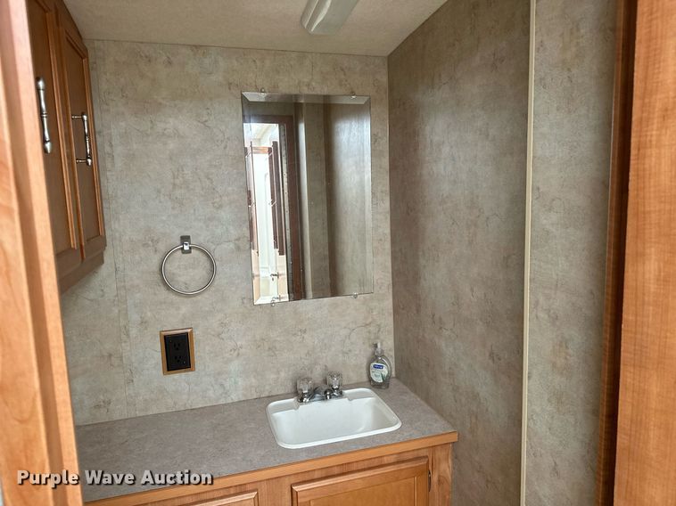 image for item OG9053 2006 Winnebago Sightseer WFD29R  RV