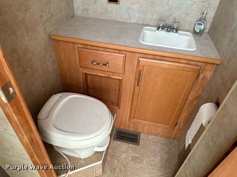 image for item OG9053 2006 Winnebago Sightseer WFD29R  RV