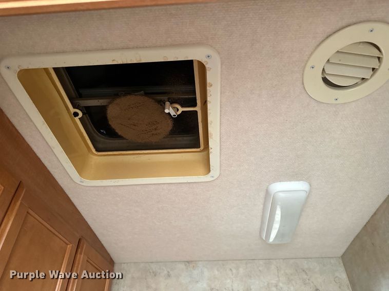 image for item OG9053 2006 Winnebago Sightseer WFD29R  RV