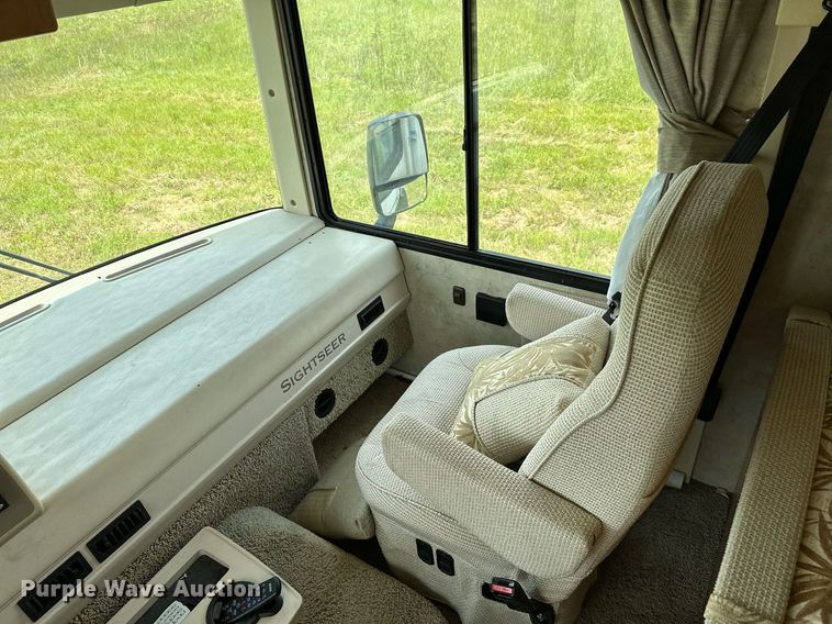 image for item OG9053 2006 Winnebago Sightseer WFD29R  RV