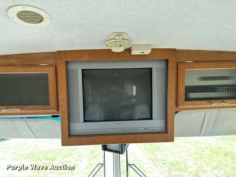 image for item OG9053 2006 Winnebago Sightseer WFD29R  RV