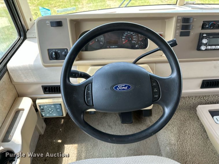 image for item OG9053 2006 Winnebago Sightseer WFD29R  RV