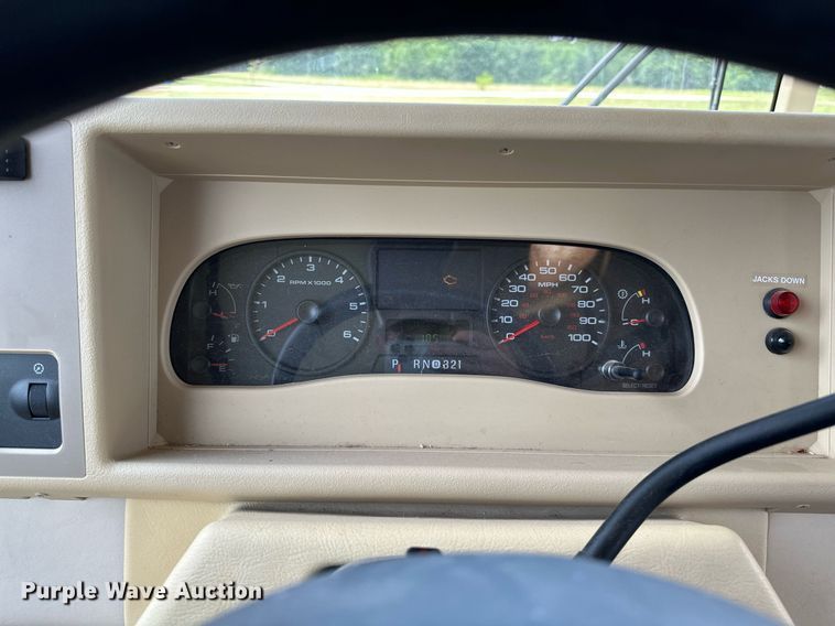 image for item OG9053 2006 Winnebago Sightseer WFD29R  RV