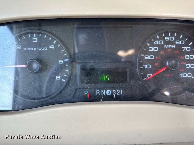 image for item OG9053 2006 Winnebago Sightseer WFD29R  RV