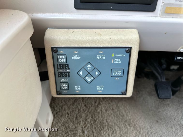 image for item OG9053 2006 Winnebago Sightseer WFD29R  RV