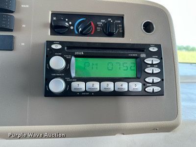 image for item OG9053 2006 Winnebago Sightseer WFD29R  RV