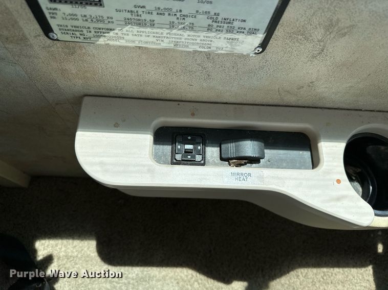 image for item OG9053 2006 Winnebago Sightseer WFD29R  RV