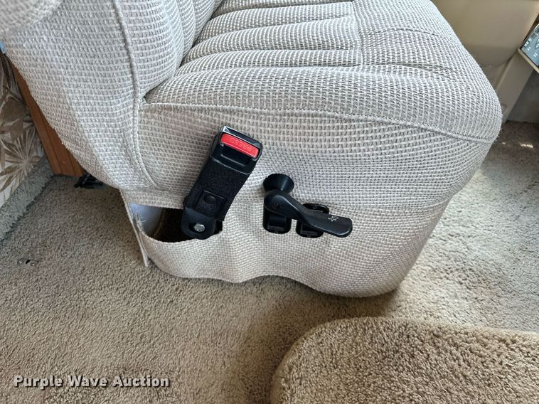 image for item OG9053 2006 Winnebago Sightseer WFD29R  RV