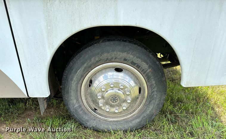 image for item OG9053 2006 Winnebago Sightseer WFD29R  RV