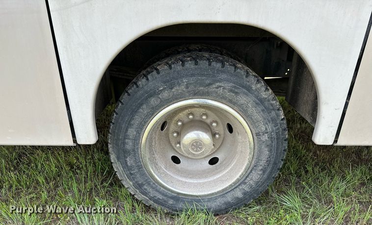 image for item OG9053 2006 Winnebago Sightseer WFD29R  RV