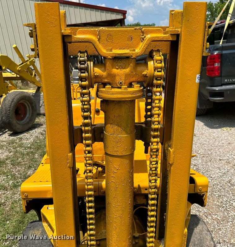 image for item OG9109 Clark 4015  forklift