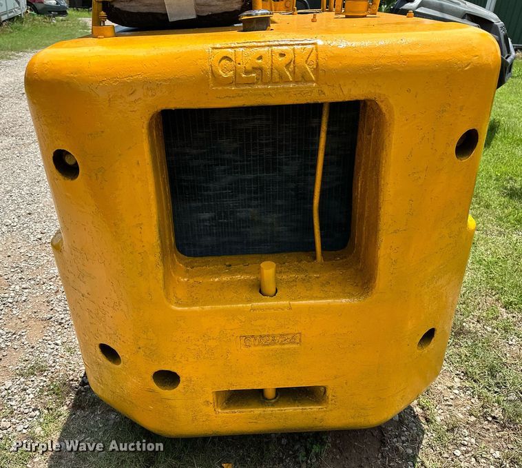image for item OG9109 Clark 4015  forklift