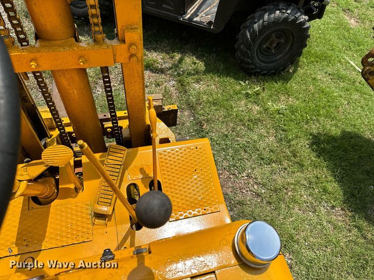 image for item OG9109 Clark 4015  forklift