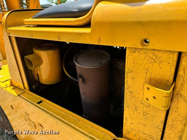 image for item OG9109 Clark 4015  forklift