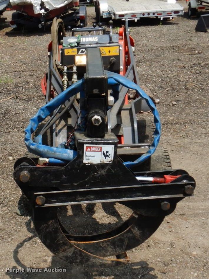 image for item AF9669 2002 Thomas 25G  compact utility loader