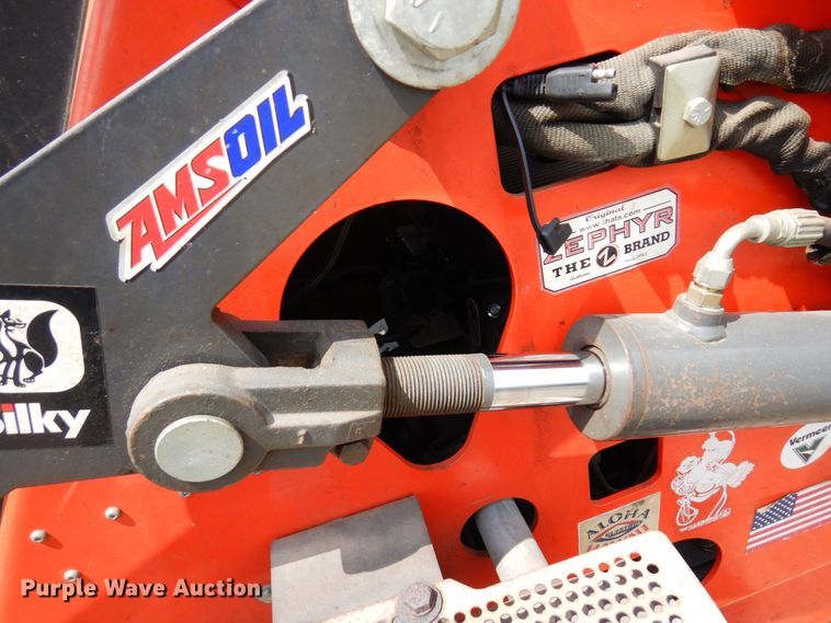 image for item AF9669 2002 Thomas 25G  compact utility loader