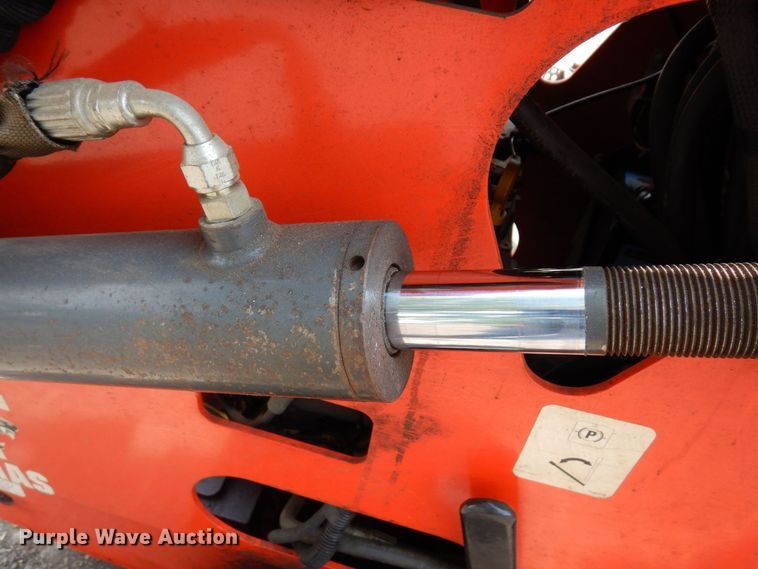 image for item AF9669 2002 Thomas 25G  compact utility loader