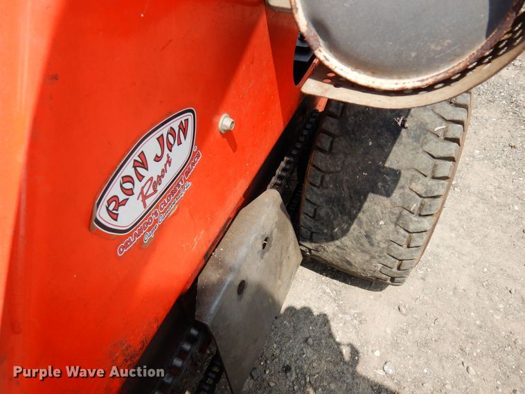 image for item AF9669 2002 Thomas 25G  compact utility loader