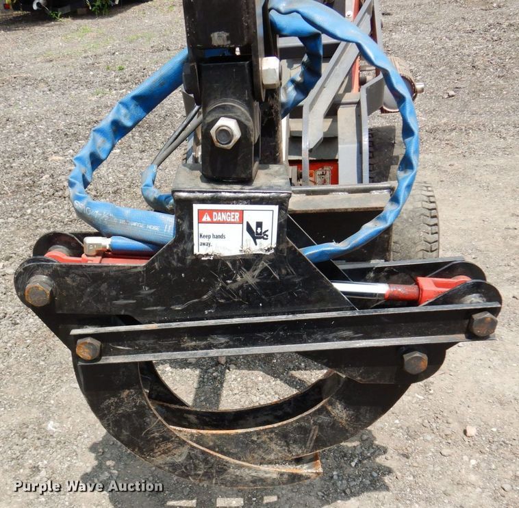 image for item AF9669 2002 Thomas 25G  compact utility loader