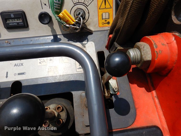 image for item AF9669 2002 Thomas 25G  compact utility loader